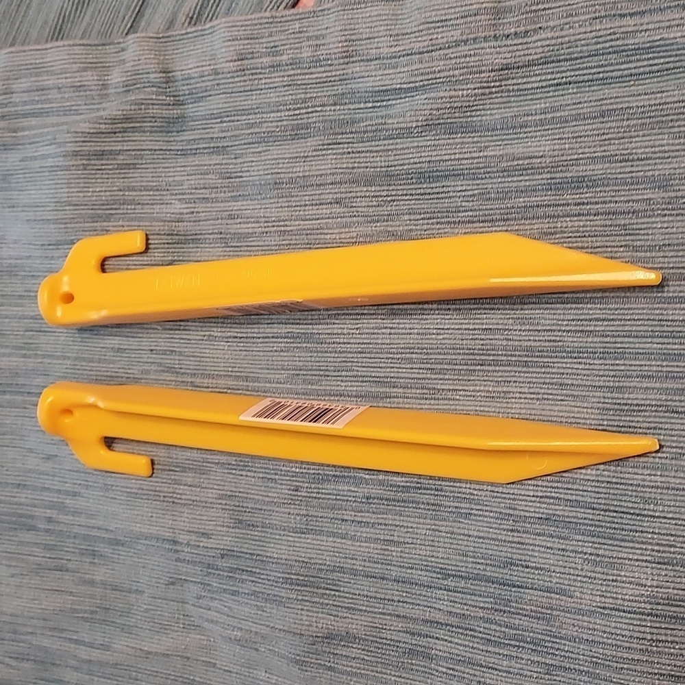 COGHLAN'SCOGHLAN'S 9" ABS Plastic Tent Pegs - Bulk with No-Slip Hook 2 pc